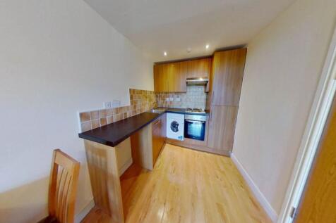 F4-5-Crwys-Road-1027