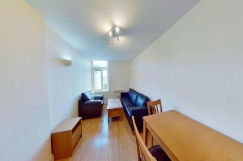 F4-5-Crwys-Road-1027