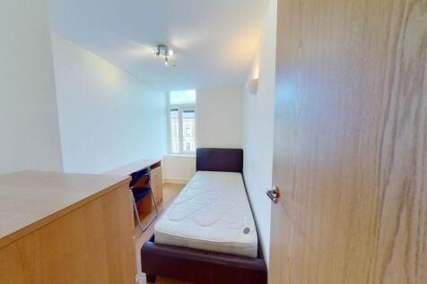 F4-5-Crwys-Road-1027