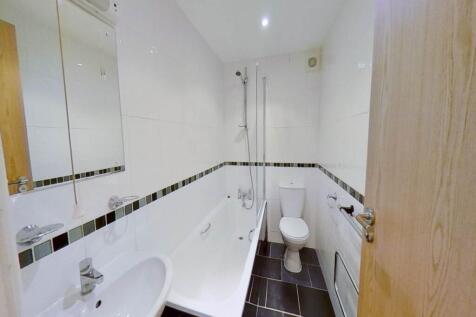 F4-5-Crwys-Road-1027