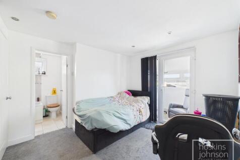 Sitting Room/Bedroom 4