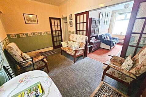 iving Room