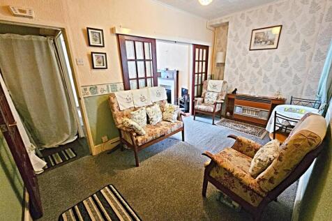 iving Room