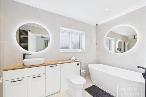 En-Suite Bathroom