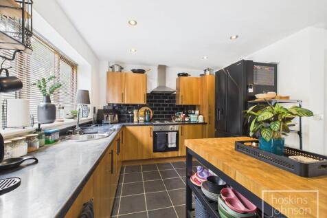 Open plan living/kitchen/diner