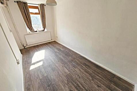 Lounge/Bedroom 4