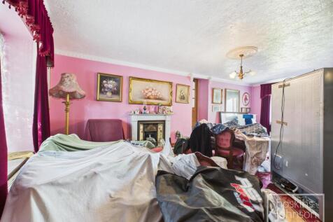 CAM02644G0-PR0311-STILL012.jpg