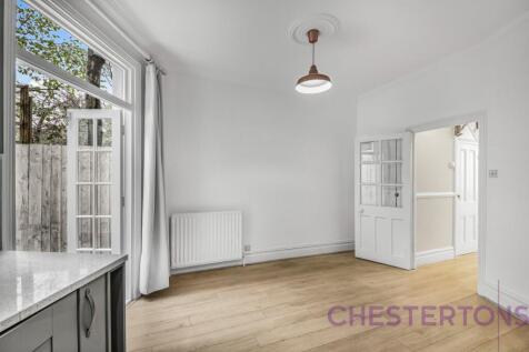 Kitchen/ Dining Area