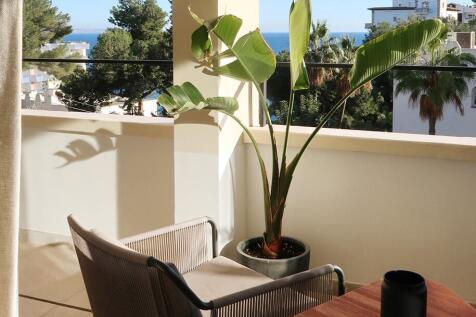 REI1101-Modern-high-end-apartment-with-sea-view...