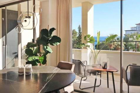 REI1101-Modern-high-end-apartment-with-sea-view...