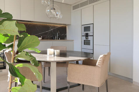 REI1101-Modern-high-end-apartment-with-sea-view...