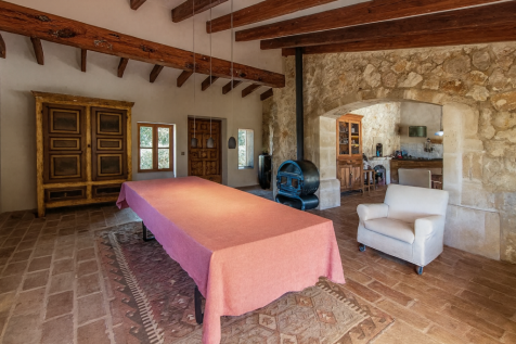 Rustic Dining Room with Archway.png