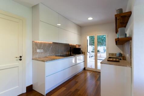 Kitchen-1.jpg