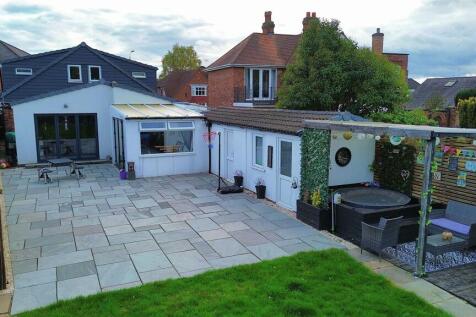 dji_fly_20251021_170842_424_1761062929958_photo_op