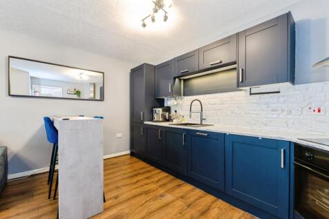 Lounge/Kitchen
