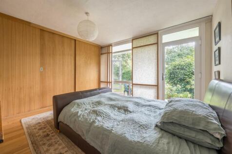 Woodford Road