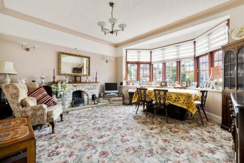 Bressey Grove E18