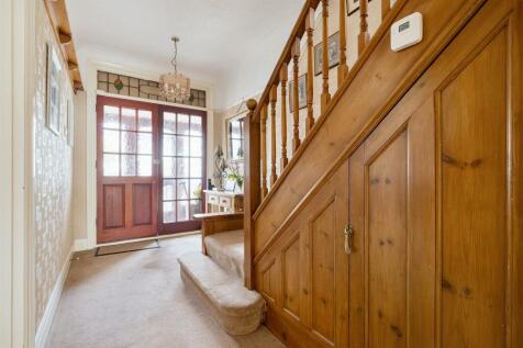 Bressey Grove E18