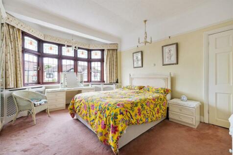 Bressey Grove E18