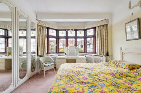 Bressey Grove E18