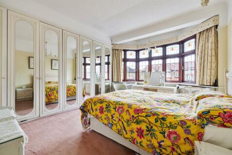 Bressey Grove E18