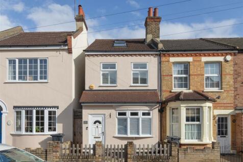 Woodville Road, E18