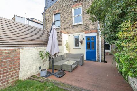 Ashford Road E18