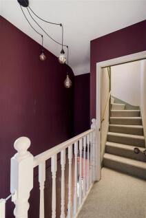 Violet Road, E18