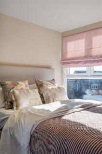 Violet Road, E18