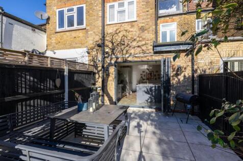 Violet Road, E18