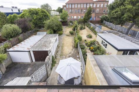 St. Barnabas Road, IG8