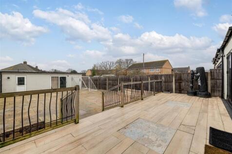Fullwell Road, IG5