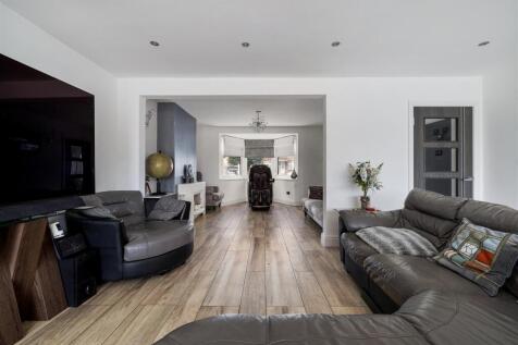 Fullwell Road, IG5