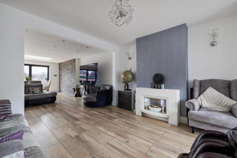 Fullwell Road, IG5