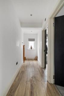 Fullwell Road, IG5