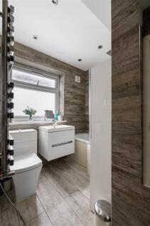 Fullwell Road, IG5