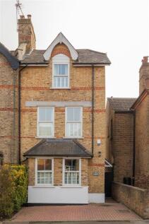 Chelmsford Road, E18