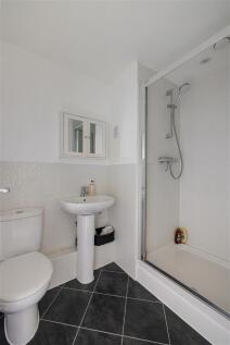 Chigwell Road, E18