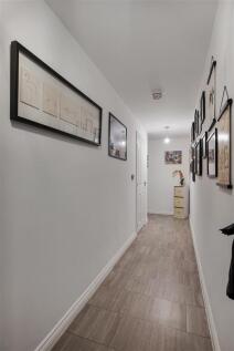 Chigwell Road, E18