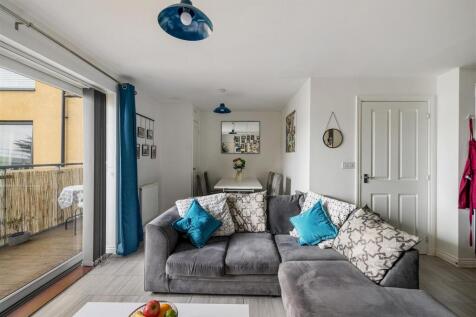 Chigwell Road, E18