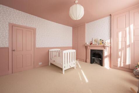 Cowslip Road, E18
