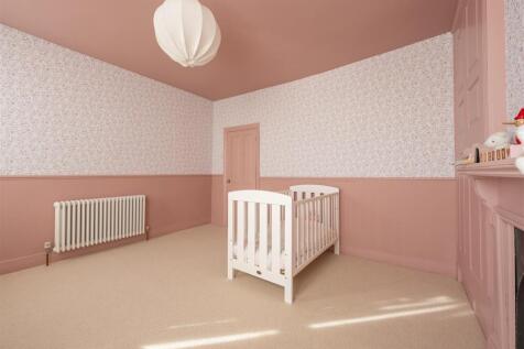 Cowslip Road, E18