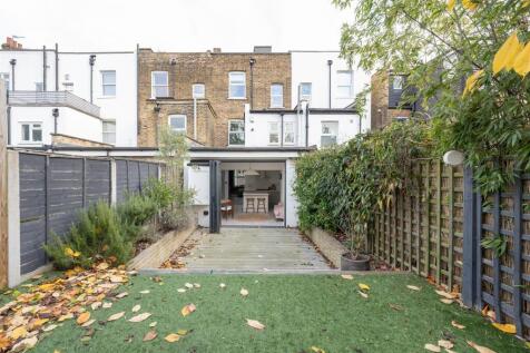 Cowslip Road, E18