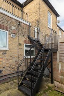 Lansdowne Road E18