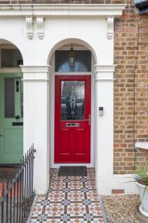 Maybank Road, E18