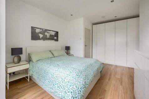 Chelmsford Road, E18