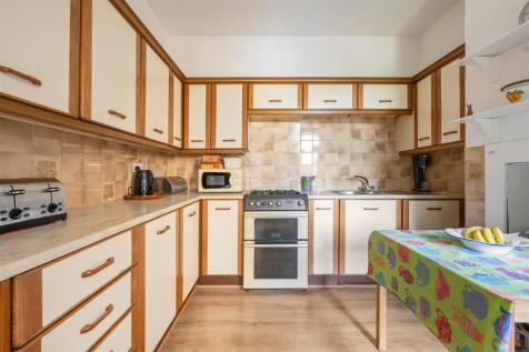 Wynndale Road, E18