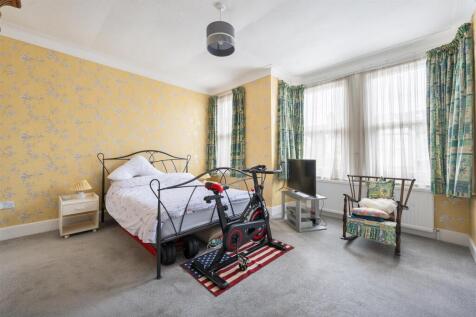 Wynndale Road, E18