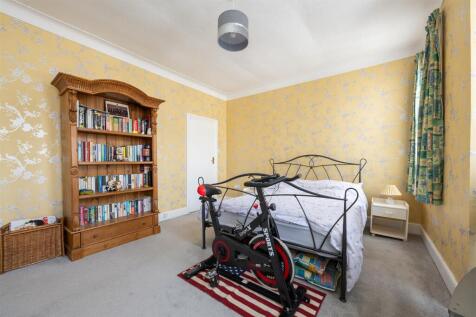 Wynndale Road, E18