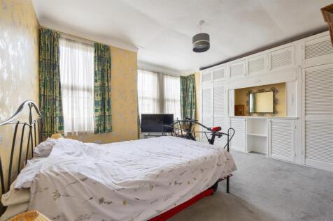 Wynndale Road, E18